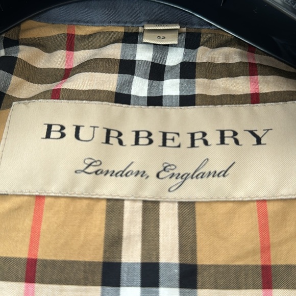Burberry car coat- worn twice. grey with classic plaid, lightweight cotton - Picture 3 of 8